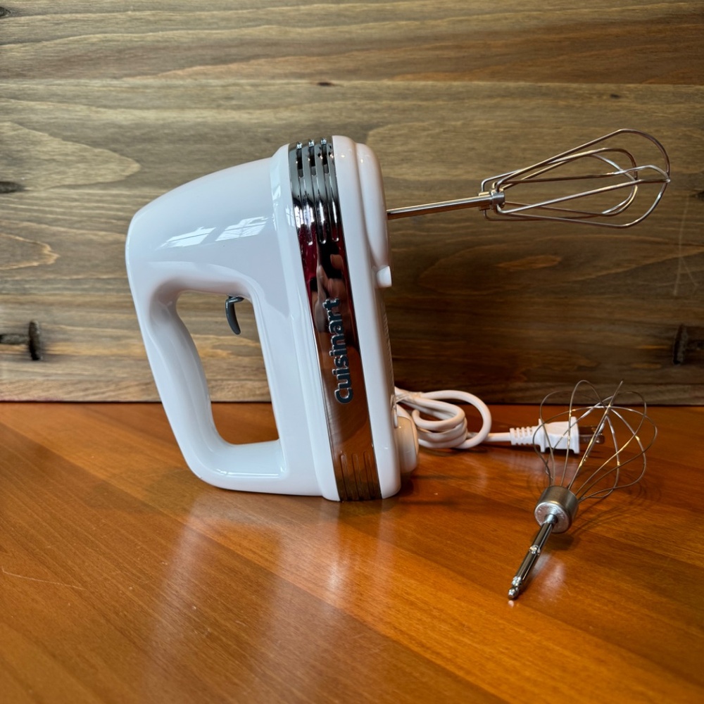 Cuisinart 7-Speed Hand Mixer HM-70 - Picture 7 of 11